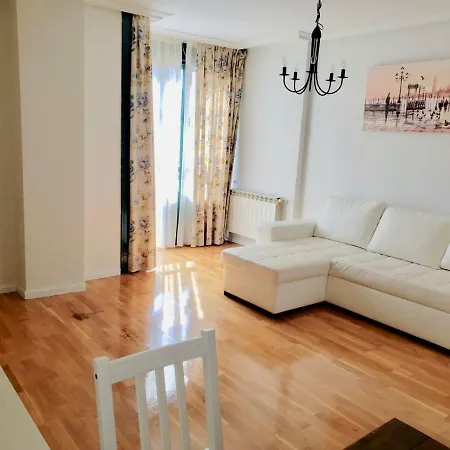 Roxy 1 Ávila
